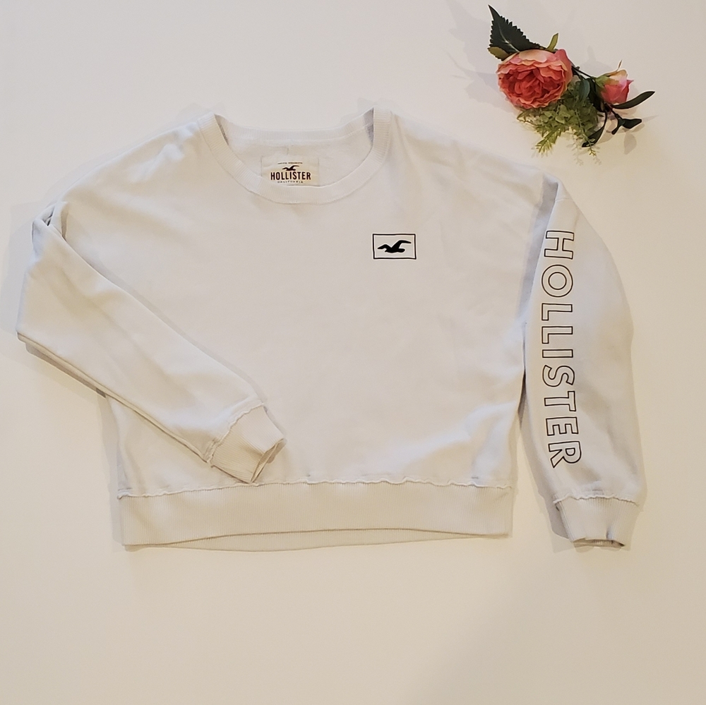 White Hollister Long-Sleeved Shirt Size Small